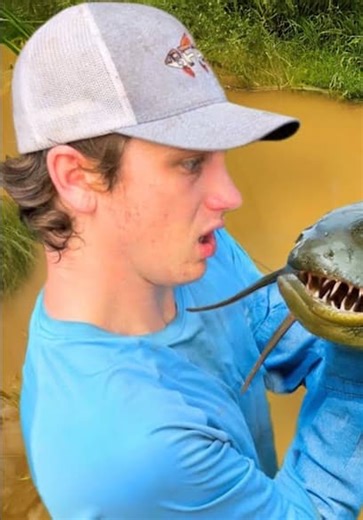 Bass Fishing Productions S03:E12 - I Found an Alien Fish in an Abandoned Pond!