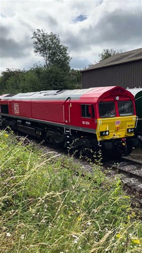 66654 and 43025. #trains #diesellocomotive #railway #heritagerailway #travel