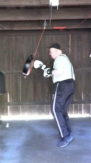 #Funny #DIY #PunchingBag #Boxing #epicfail DIY Punching Bag - Epic Fail! 🤣👍