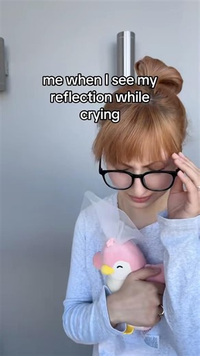 Me when i see my reflection while crying 😭