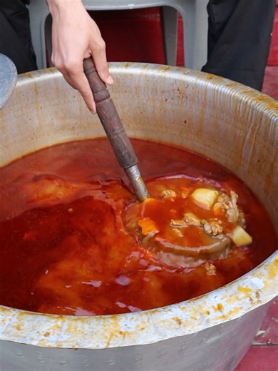 Day 27 Ramadan: Sharing Iftar Blessings As Ramadan continues, iftar meals are prepared and shared with families facing hardship. Your support helps bring hope and nourishment during this blessed month. 💳 Donate Now Ummah Care Foundation Bank: Lloyds Bank Account No: 46845960 Sort Code: 30-65-49 🌍 https://ummahcarefoundation.org #Day27Ramadan #IftarSupport #RamadanGiving #FeedTheHungry