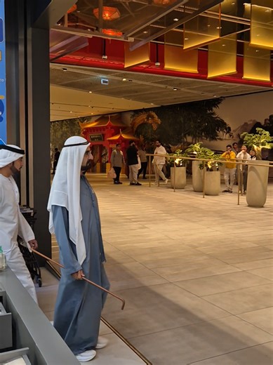 Meet Sheikh Mohammed at Dubai Mall with Curious Elephant