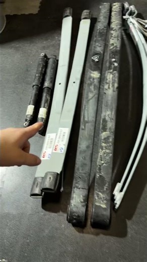 🚛 At the entrance to Ukraine, there was a sign directing to the Mercedes-Parts.CV warehouse 💪🇺🇦