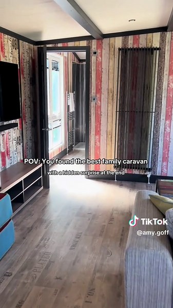 Is this not the most beautiful caravan you’ve ever seen?! 😍😍 We were lucky enough to stay here for the weekend for Y2K festival at Tattershall Lakes in the Tribeca and it was incredible, we will definitely be going back ✌️ Thank you @Away Resorts for the best weekend 🖤 #pr #y2kfestival #awayresorts #familyholidays #caravanholidays #singleparentholidays