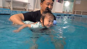 Swimming is a great activity for parents and children to enjoy together, creating happy memories and strengthening their bond. Children can start swimming at a young age and progress to more advanced activities. Swimming also provides health benefits, improving cardiovascular health, muscle strength, and flexibility. 💪 At Happy Fish, we prioritise the happiness and well-being of families who come to enjoy swimming. Happy Fish = Happy Family. Just like Kyzer's family! 🤗 #happyfishswimschool #ha