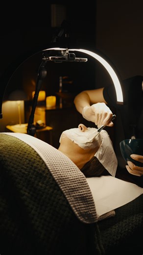 ✨ Skin Goals in Progress ✨ There’s nothing quite like the Environ Alginate Mask . . . cooling, calming, and oh-so-satisfying to watch 淪‍♀️‍♀️ This powerhouse mask is designed to soothe, hydrate and boost the effects of your active ingredients — it’s the perfect way to finish your tailored Environ facial. Trust the process — your skin will thank you  Book in and experience it for yourself! | Finishing Touch Clinic | Facebook