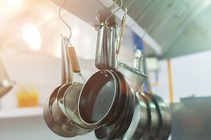 5 Ways To Fix Stainless Steel Pan Smells Issue - Miss Vickie