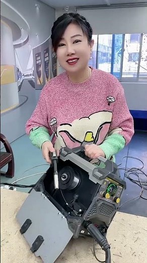 You'll understand how to install and use a welding wire spool for home gasless MIG welding after