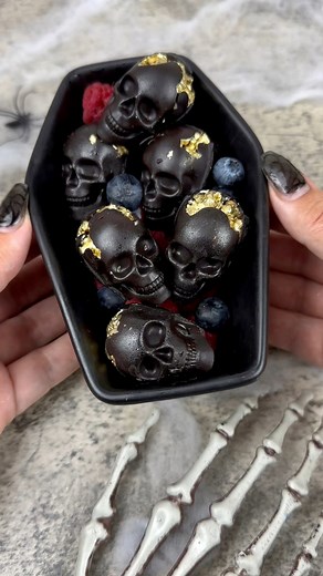 9.7M views · 133K reactions | Easy Halloween treats. Another use for this skull mold is for these deliciously spooky dark chocolate covered walnuts. I actually preferred these before I added the gold luster dust to them. What do you think? #Halloween #fallaesthetic #halloweenbaking #spooky #spookyseason #spookyszn #summerween #chocolate #chocolatecovered #chocolatecoveredtreats #treatmaker | beautyanddasweetz | Facebook