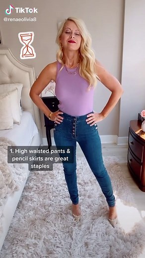 Dressing for an hour glass figure! #learnontiktok #fashiontiktok #styletips #styletipsforwoman #hourglass