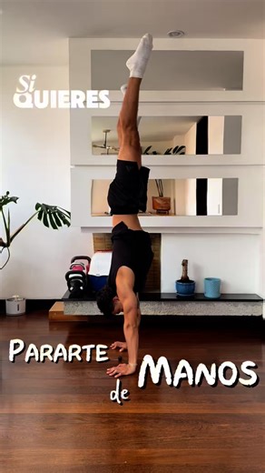Lucca Short on Instagram: "🤸‍♂️✨ Cómo aprender a hacer la parada de manos paso a paso (handstand) Si eres principiante y quieres mejorar tu equilibrio sobre manos, empieza con estos ejercicios básicos: 1️⃣ Calentamiento (5-10 min) → muñecas y hombros. 2️⃣ Progresión con la pared → 3 rondas de 10 a 30 seg en inclinación. 👉 Más cerca = más difícil 👉 Más lejos = más fácil 3️⃣ Aprende a caer con seguridad → antes de soltar la pared. 4️⃣ Ejercicios de equilibrio → aumenta la dificultad progresivam