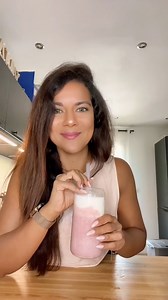 Le smoothie Bowl proteiné aux fruits rouges | code promo : OHPETARD | 15% de remise sur tout le site @mymuesli.fr Ils ont 3 saveurs : fruits rouges, mangue et banane chocolat - 30gr de smoothie bowl - 4 glacons - 30gr de fruits surgeles - 200-250ml de lait sans sucre ajoutee ( voir plus) - 30gr de proteine en poudre optionnel - mousse de lait #smoothie #recette #mymuesli #codepromomymuesli #codepromo #healthy | Kyria Nichelatti