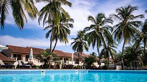 KOLOLI BEACH RESORT: IDEAL OCEANFRONT GETAWAY The perfect location is one of the best allurements of this seaside resort. A broad private beach with sunbeds and sunshades allows guests to enjoy and soak in the sun while enjoying the sound of the sea and a gentle breeze from the ocean. The vast open ground with exuberant greenery gives residents a feel of freedom and privacy. Park provides a home to many colourful birds, enabling bird-lovers birdwatching experience from their private balcony or t