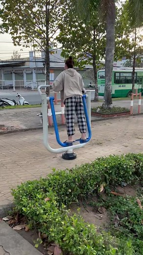 Effective Outdoor Stepping Exercises for Fitness Enthusiasts