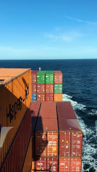 4.3K views · 324 reactions | What would it look like to be a seafarer at Hapag-Lloyd? Maybe it's a little something like this . Are you a current or former seafarer? What is or was your favorite part about sailing? Let us know below. #hapaglloyd #hapaglloydag #seafarer #containership #ships #maritime | Hapag-Lloyd AG | Facebook