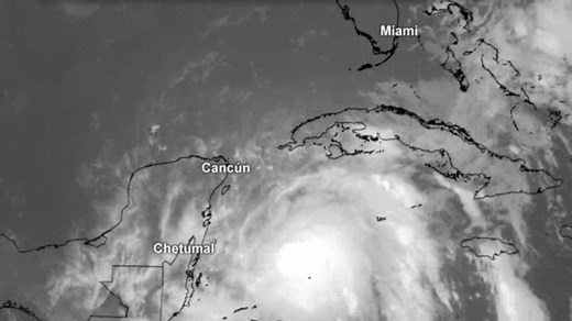 Winds and Rain Whip Yucatan Resorts as Hurricane Zeta Nears