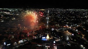 3K reactions · 267 shares | ✨ Desde el Polo Norte, Santa les manda un saludo a todos los niños y niñas de Delicias.  Que la magia de esta navidad especial ilumine sus corazones con amor, esperanza y mucha alegría. ¡Feliz inicio de la Navidad! ❤️ | Jesús Valenciano | Facebook