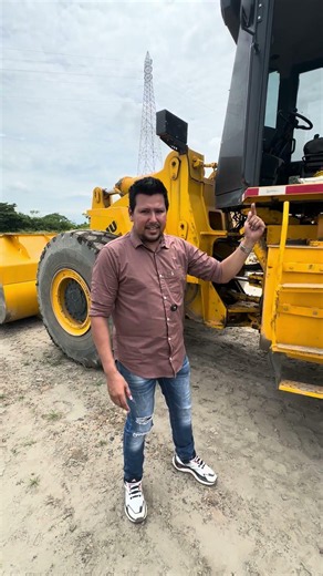 Step-by-step guide to starting a wheel loader #heavymachinery