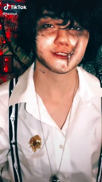 I’m never gonna shut up about this mask #quackity #quackitycosplay #mcyt #mcytcosplay #dsmp #dsmpcosplay #dreamsmpcosplay #dreamsmp