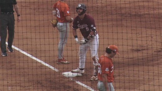 UT baseball loses game and series to Texas A&M