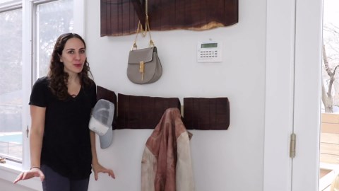 Live Edge Piano Hinge Coat Rack // DIY // Modern // Woodworking