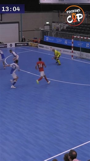 Proxsys Cup on Instagram: "🔴 Vandaag kleurt het rood! 🔴 GJS liet er geen twijfel over bestaan en won overtuigend van ASH Hellouw met 2–7. 💪⚽ Toch gaf ASH zich niet zomaar gewonnen en wist het team in de laatste vijf minuten nog de eer te redden met twee doelpunten. @gorinchemgjs @ash_hellouw #proxsyscup #toernooi #zaalvoetbal #gorinchem"