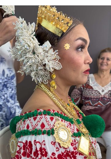 As some of y’all know, I’m back in my native country and today I went for a fitting of the traditional dress- tonight we go to a dinner where we will watch a formal dance with everyone in our traditional garb. It’s been amazing and I still have days to go. I’ll be going to ruins, old panama, and so much more 🤯 #panamá #pollera #expat #travel #native