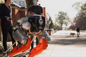 VIDEO: Cassie, the first bipedal robot to run 5 kilometers in less than an hour