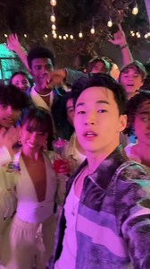 MonsterEntertainment: #MOONLIGHT crew!! Henry和新加坡當地的moonlight工作伙伴 | Henry Lau FansPage