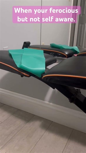 #pomchipuppy #funnyvideo #funnyanimal #funnydogs #puppiesofyoutube