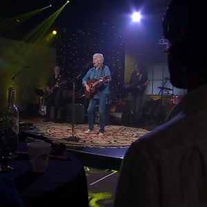 🎶 "Bus stop, bus goes, she stays, love grows under my umbrella"☔ - Bus Stop from Graham Nash's days as a founding member of The Hollies 📆 August 9th you can stop by the Holland to see Nash live! 🎟️ https://bit.ly/3wmxdyD | Omaha Performing Arts
