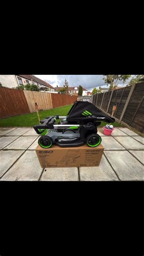 😀 Déballage du kit complet EGO LM2236 : tondeuse, batterie et chargeur. Tout ce qu'il faut pour commencer ! 🚀 Abonnez-vous pour voir plus d'outils EGO 👉🏽 @egopowerpluseu Plus d'informations sur notre site : 👉🏽https://egopowerplus.fr/produits/tondeuses/lm2236e-sp-55cm-tondeuse-auto-propulsee-56-cm-kit | EGO Power Plus