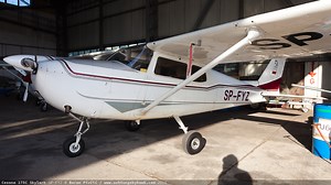 Photo File – The Swing-Leg Skyhawk: Cessna 172RG Cutlass RG