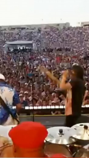 973K views · 6.9K reactions | Ronnie Wood with Buddy Guy #guitar #guitarist #reels #fb | S'lole | Facebook