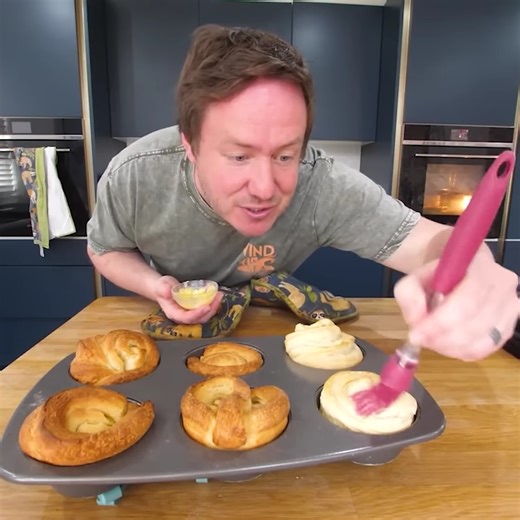 Super tasty cruffin recipe! 😱 | Barry Lewis