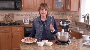 Always a favorite...and one of the best flavor combos ever! With just 4 ingredients, Peanut Butter Chocolate Kiss cookies are perfect for cookie exchanges and holiday cook | Just Jill Bauer