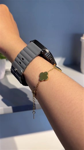 នាឡិកាដៃឆ្លាតវៃ Smart Watch SW05 បែបទំនើប ងាយស្រួលប្រើ សំខាន់មានមុខងារតាមដានកីឡាសុខភាពច្រើនប្រភេទ។ 💥កម្មង់អុីលូវនេះ ហ្វ្រីសេវាដឹកជញ្ជូនទូទាំងប្រទេស។ទាក់ទងទិញឥឡូវនេះតាមរយៈ 078 79 79 59 / 081 79 79 59។ #angmeasmallbykimleang #smartwatch