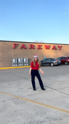 Stop in Fareway today before 5pm to grab those last minute stocking stuffers and ingredients for Christmas dinner!🎄 Fareway boneless whole carver ham $4.48 lb! FREE Fareway butter when you buy Green giant Idaho russet potatoes‼️ | Fareway Stores Ottumwa