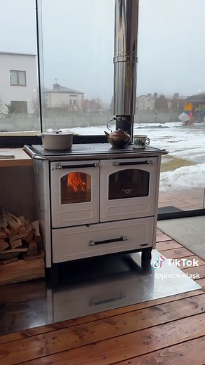 Niesamowita kuchnia na drewno La Nordica Family