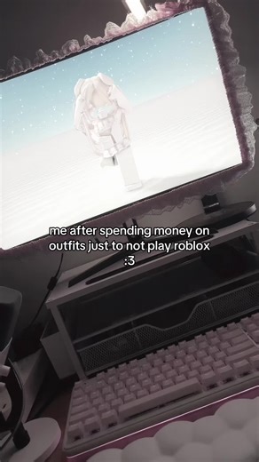 Curved Monitor & Roblox Avatar Creations