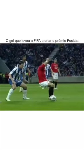 OLHA QUE CURIOSO on Instagram: "Nos siga (@olhaquecurioso) para mais curiosidades e fatos incríveis! ⁉️ Criado no fim de 2009, o Prêmio Puskás surgiu como uma homenagem da FIFA a Ferenc Puskás, ícone do futebol húngaro e do Real Madrid, eternizado como um dos maiores goleadores da história do esporte. A proposta da premiação é direta, mas cheia de significado: reconhecer o gol mais bonito do ano, sem restrições de campeonato, gênero ou nacionalidade. O critério principal é a beleza do lance, ali