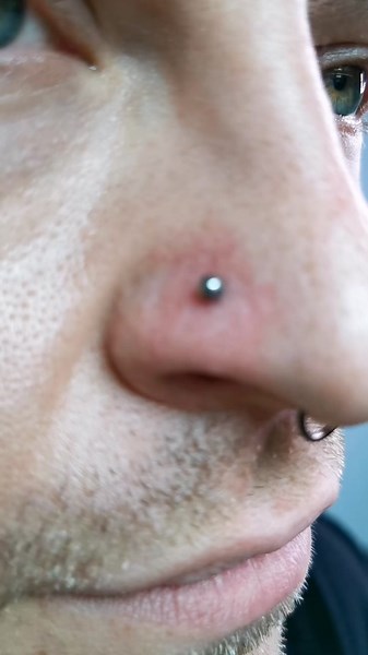 Piercing Double Nostril y Septum en Krakow