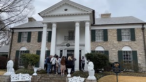 34K views · 1.5K reactions | Finally made it to Elvis Presley's Graceland. It's everything I expected and more! Enjoyed an amazing stay at The Guest House at Graceland, explored Beale Street, Sun Studio, Gus's World Famous Fried Chicken, Memphis TN. and even watched the ducks at the Peabody. What an amazing trip! | The Texas Bucket List | Facebook