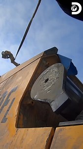 28K views · 384 reactions | Antes de comenzar a ocupar la nueva excavadora, el equipo de Tony monta con mucho cuidado los pesados componentes vitales de la máquina; como la pluma, los brazos de control y el contrapeso #FiebreDelOro #FortunaBajoCero Disfruta el contenido de Discovery en #HBOMax�Suscríbete ahora: https://bit.ly/MAX-DiscoveryLA | Discovery Latinoamérica | Facebook