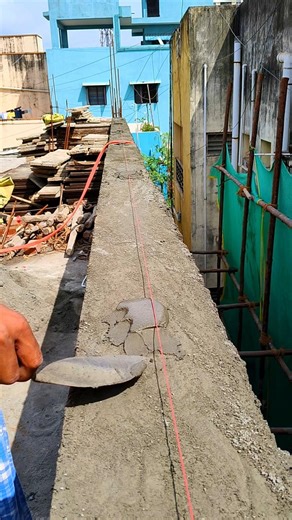 Corner plaster tip being leveled #building #construction #shorts #viralvideo #work