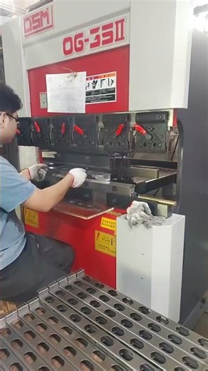 Say goodbye to inefficient and inaccurate bending#metalforming #bendingmachine #cnc #pressbrake