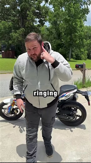 Stop blocking the noise. Start filtering it. 🏍️💨 Using foam earplugs is like taping your eyes shut just because the sun is too bright. Sure, the glare is gone—but now you can’t see a thing! Moto Earplugs are like sunglasses for your ears. They don't just muffle everything; they specifically filter out the damaging wind frequencies while letting the sounds you need pass through clearly: ✅ Your Intercom – Clearer conversations with your crew. ✅ Your Engine – Hear the soul of your machine. ✅ Traf