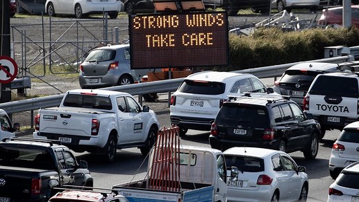 Severe wind causes Auckland Harbour Bridge disruption