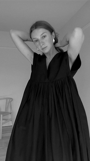 Brittany Bathgate on Instagram: "[ad] 3 outfits I wore in Copenhagen featuring 3 of my favourite @vestiaireco finds. Look 1 - The walking around the city look featuring The Row Bindle Bag. A hard to find piece from a previous collection. I’d been trying to track this bag down for almost 8 months before it finally popped up on Vestiaire, and it’s been glued to my shoulder ever since. Look 2 - The dinner look. Another The Row find, but this time a current season piece that sold out everywhere. Fou