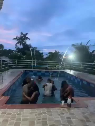 los parches míos son exclusivos 😅😅 a media baldosa